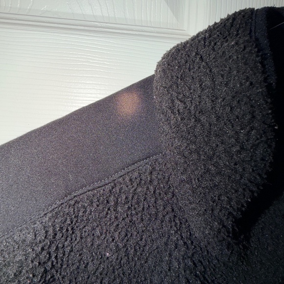 Women's Figs On-Shift Sherpa Jacket in Black - Picture 8 of 16